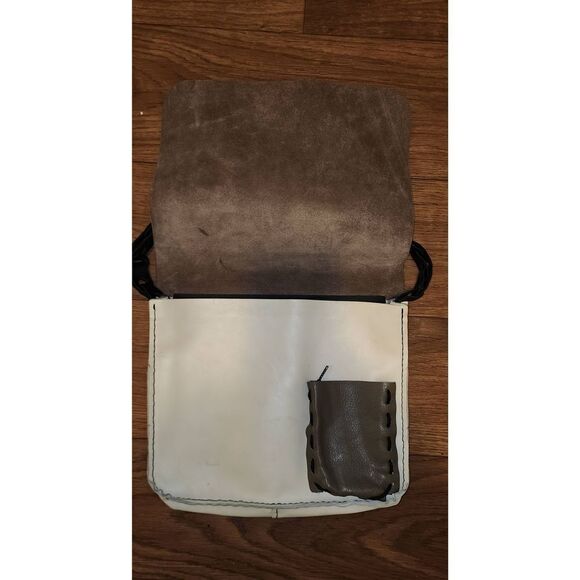 Handmade leather crossbody   - Picture 3 of 8